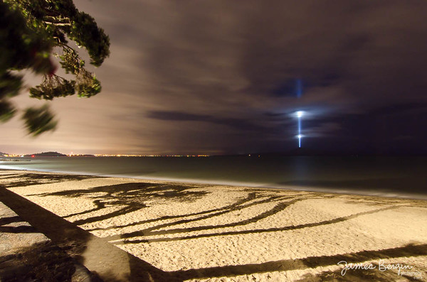 A photo of the light beam from Rangitoto (Te Haeata o Rangitoto), celebrating Auckland Anniversary Weekend 2016